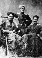 Фото из книги И.Асхабова "Чеченское оружие"