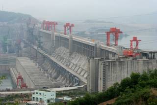 Самая большая бетонная плотина в мире – дамба Три ущелья  в Китае